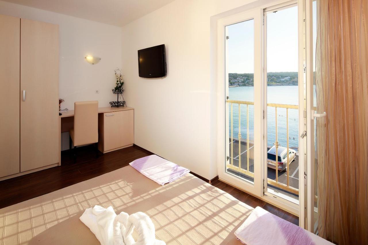 Pension Riviera-Šilo Esterno foto